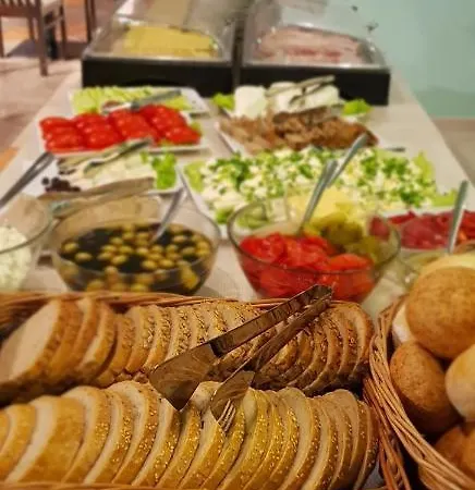 Mazowiecki 2* Łódź