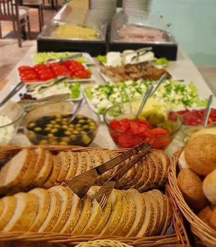 Mazowiecki 2* Λοτζ