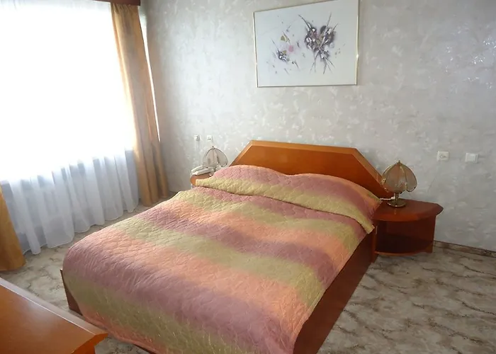 Mazowiecki 2* Λοτζ